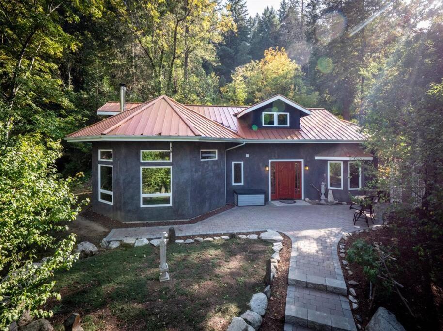 European Style Straw Bale Retreat Villa Ashland Exteriör bild